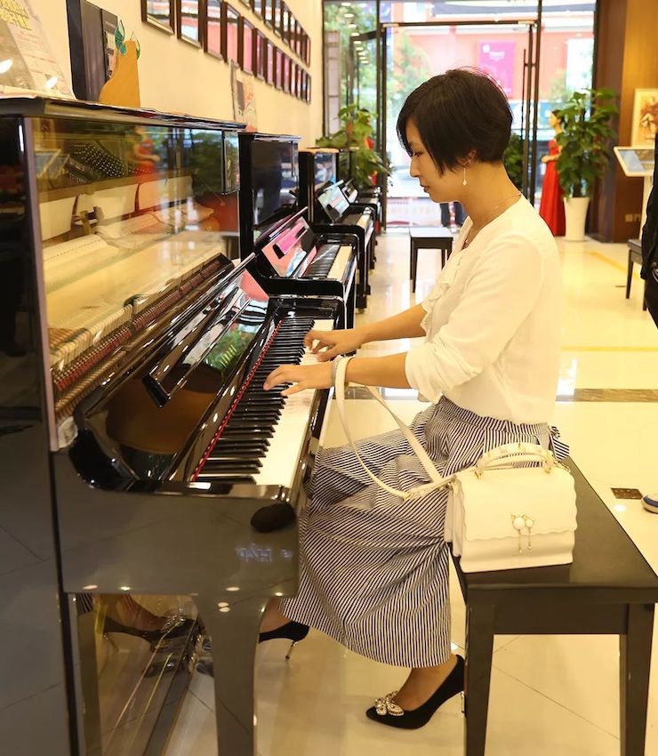 连云港万利钢琴旗舰体验店开业庆典暨万利艺术家鲍释贤钢琴独奏音乐会圆满落幕